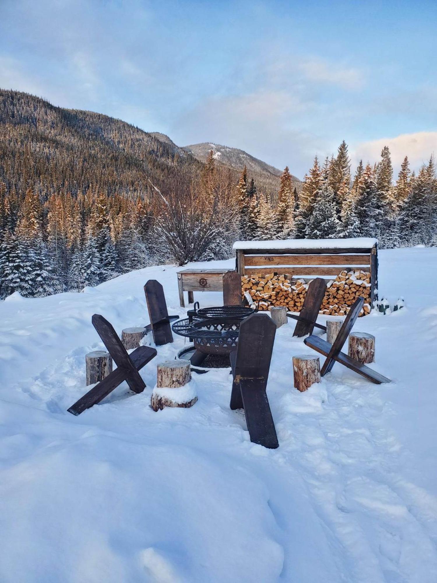 Rocky Mountain Escape Dome & Log Cabin Rentals - Rock Lake Rock Lake Lodge Provincial Park Eksteriør billede