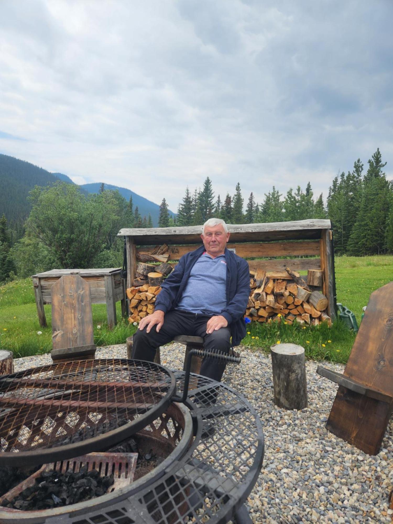 Rocky Mountain Escape Dome & Log Cabin Rentals - Rock Lake Rock Lake Lodge Provincial Park Eksteriør billede