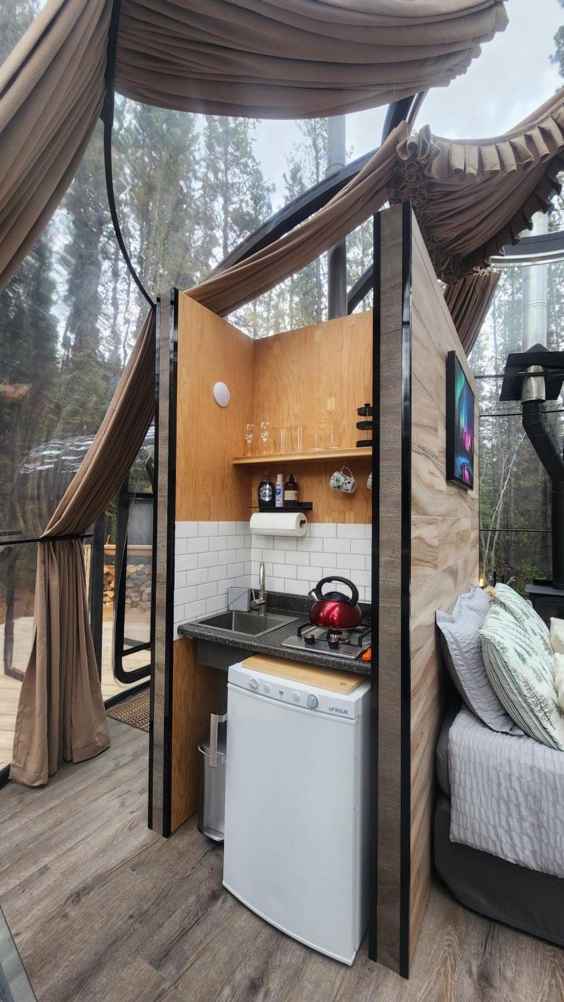 Rocky Mountain Escape Dome & Log Cabin Rentals - Rock Lake Rock Lake Lodge Provincial Park Eksteriør billede